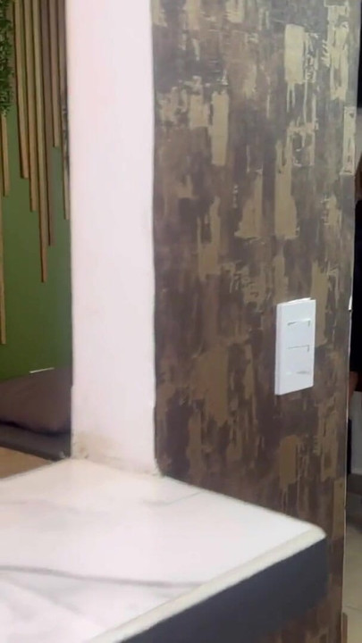 Oduševljen trenutak iz "Šta!! Varaš me sa mojom polusestrom! Razmišljala sam o raskidu sa njim, ali više volim".