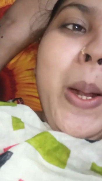 Momento icônico de "Desi Bangladeshi Village Bhabhi Sex With Devar"