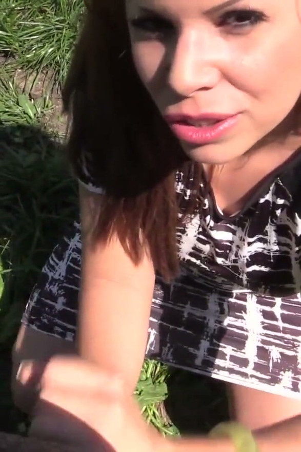 Amanda Gets Hot in the Car and Blows Her Cock