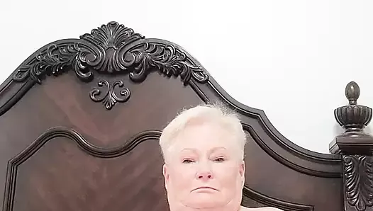 Granny Begs For A Good Pussy Licking