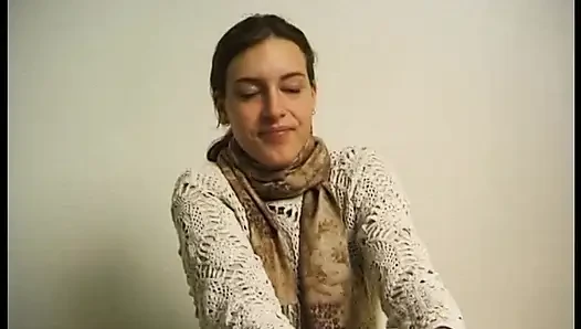 Ее пальцы сделали ее киску влажной