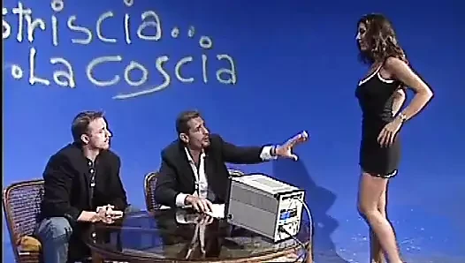 Striscia la coscia Sc 5 full threesome scene