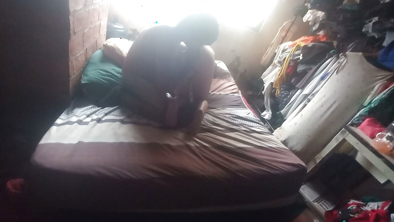 Eu dei meu cu pro meu padrasto por um celular