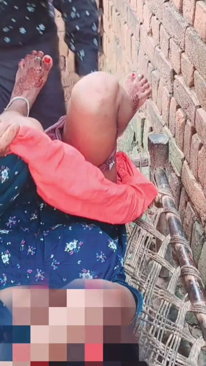 Indian slut outdoor in gets pussy fuck by young boyfriend | Clip 1