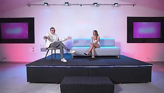 Lezbiyen üçlü grup sekste bar seksi latinler zevkle patlıyor ve sonunda seks makinesiyle çığlık atıyor!