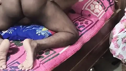 Üvey kız kardeşle seks yaparken farklı bir zevk var