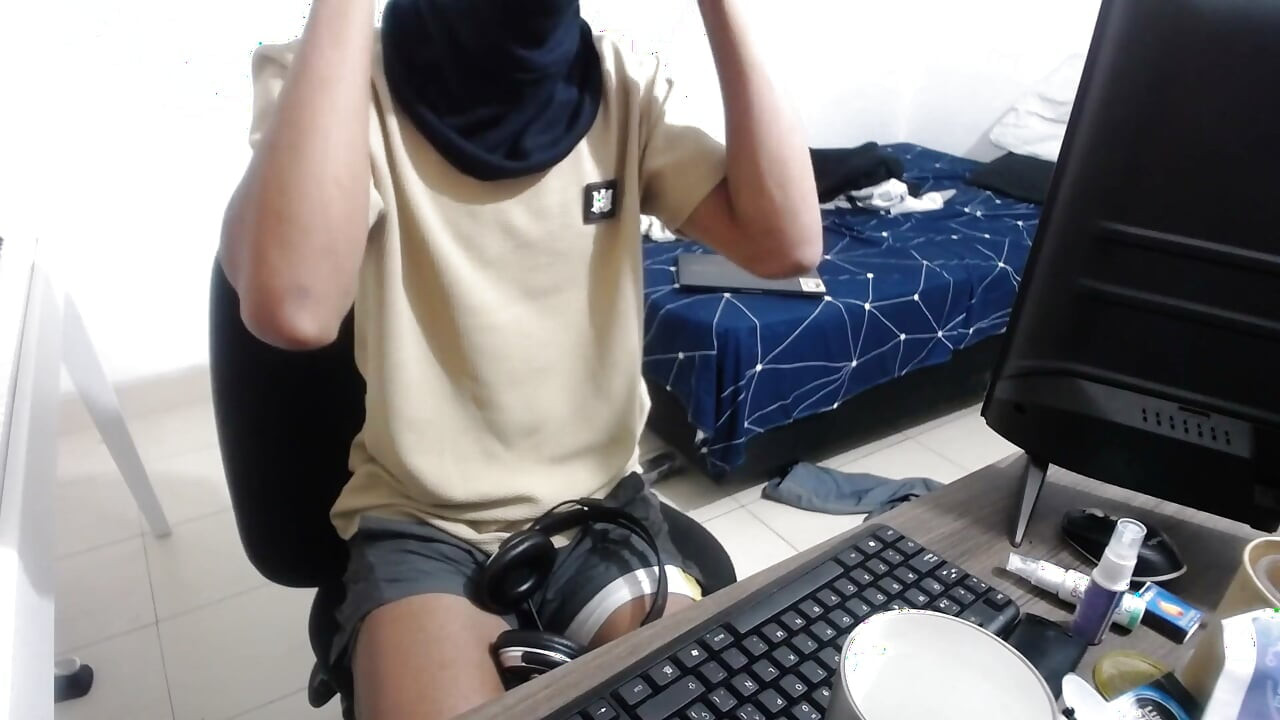Having a Little Fun, Showing Ass and Coming