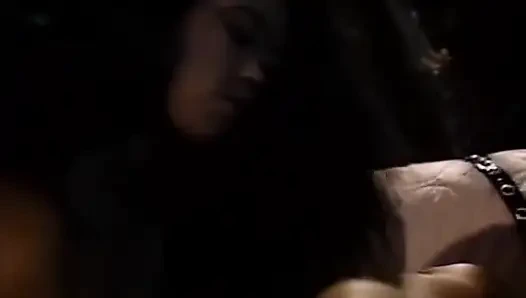 Leidenschaftliches französisches schätzchen musste schwanz in der special show reiten