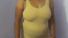 Indian bhabhi hot figure and hot boobs
