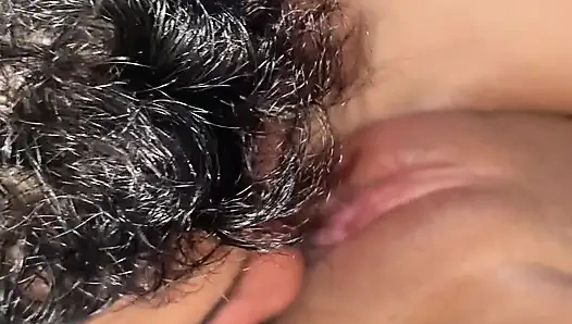 Моя колумбийская сводная сестра реально возбуждается, и я раздвинула ноги, чтобы ввести в неё свой пенис