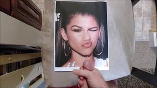 Zendaya Coleman, hommage au sperme 024