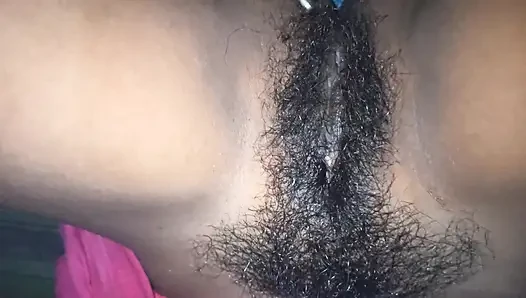 Indian girl cuts ass hair, pulls sexy