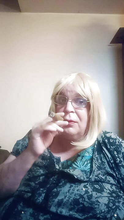 September 2026 VLOG - Chewing the fat whilst smoking a cigar