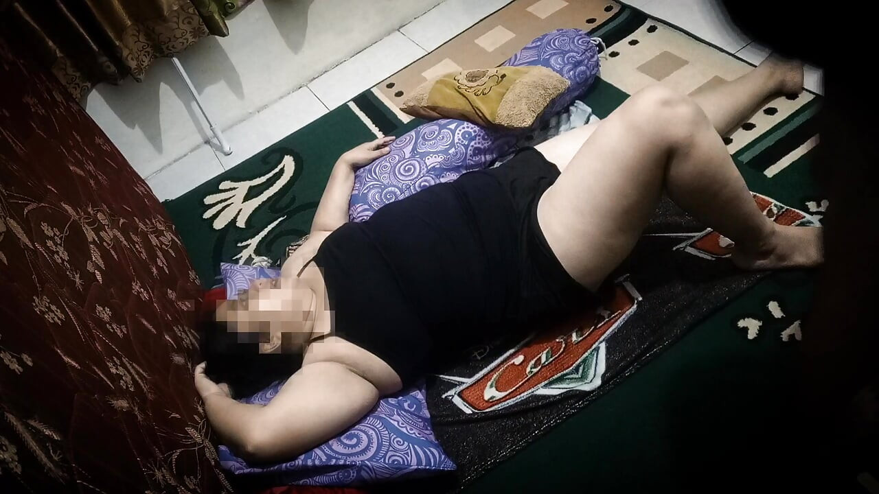 She Is Very Horny and Wants to Be Fucked