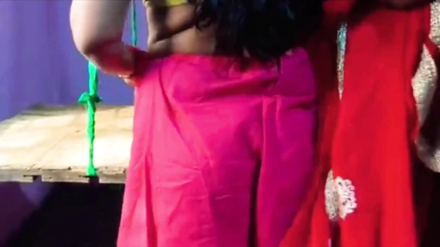 The neighbor step brother-in-law kissed the sister-in-law by laying it on flowers. Hindi audio