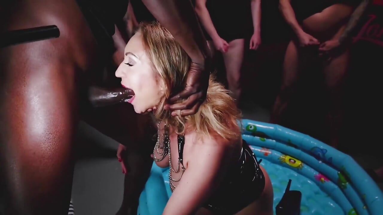 Ggg - Julia North Piss Gangbang with Cum and Urine