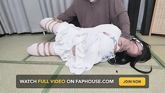 Xr24-a Girl Wearing White Clothes and White Stockings Was Hung up and Bondage Tickling
