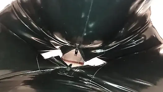 Lateks giymiş köle, orgazm ve boşalma şansım olana kadar bana iyi bakmak zorundaydı. 3 Açı