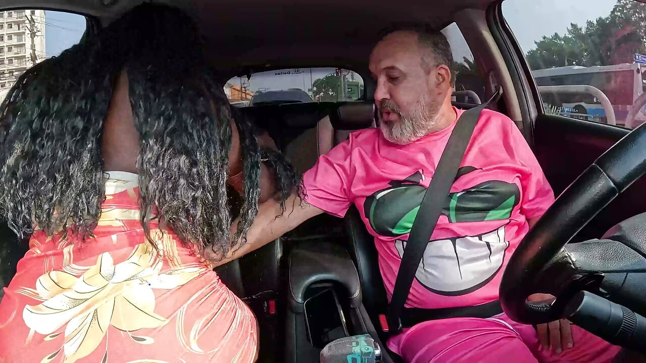 De zwarte vrouw uit Rio de Janeiro gaf een anale show in de attractie - Gabi Vargas