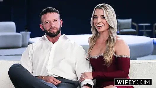 Evli kadın yarağa susamış ateşli evli kadın Tiffani time iki büyük iri zenci yarağı tarafından çifte sikiliyor