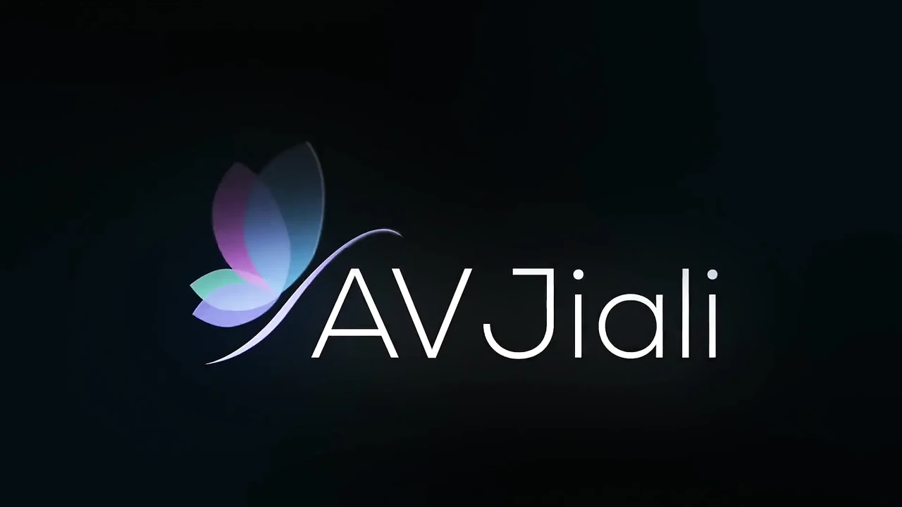 和热辣的黑发女郎的第一人称视角约会, 佳欣