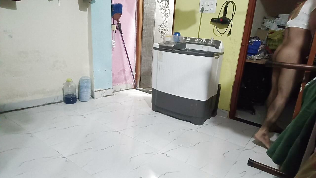 Wife ka blouse pahankar penis ki masaj ki