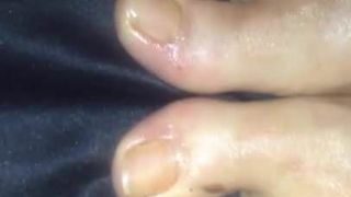 Cum on wet oiled Feets