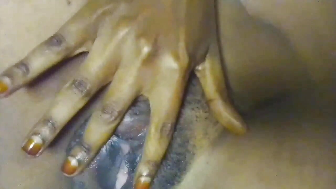 Edepsiz çirkin mastürbasyon yapıyor bana bu videoyu gönder