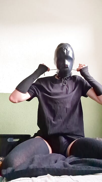 playing wiht myself in latex hood