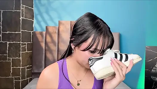 Gairahku bau sepatu