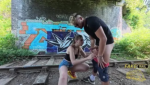 Alice Maze Fake Rail. Dijemput Dan Disetubuhi Di Stasiun Kereta