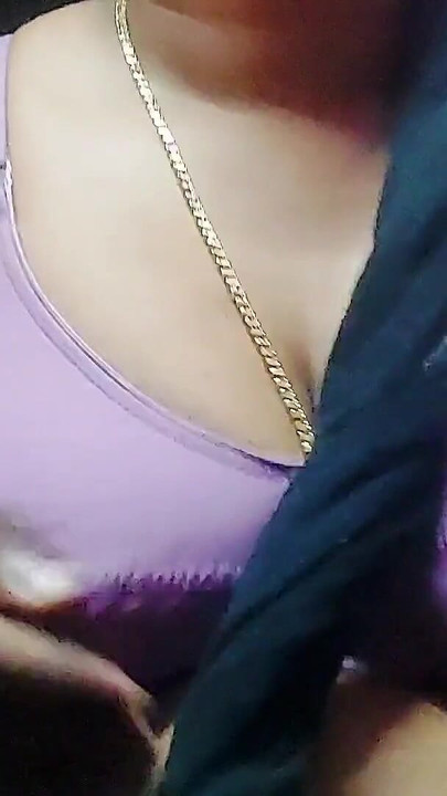 Zapanjujući trenutak iz "Delhi bhabhi mohini sex nights desi masti"