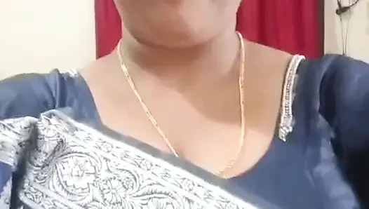 Your own aunty, shining in a saree