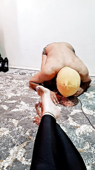Slave Trained to Worship Feet 11  Deep Licking & Kissing