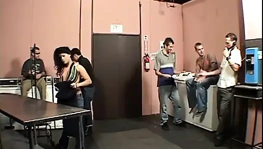 Gia givanna dientot habis-habisan sama banyak besar!