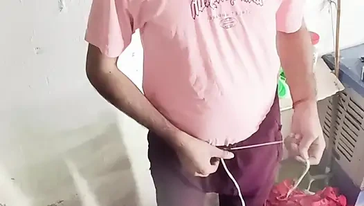 Arsch-muschi ficken, muschi lutschen, brüste lutschen, milch aus der brust lutschen und auf dem schwanz im doggystyle sitzen und direkt auf Hindi-audio liegend