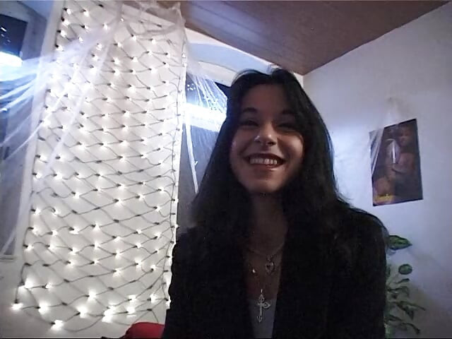 Lovely brunette babe enjoys showing her sexy body