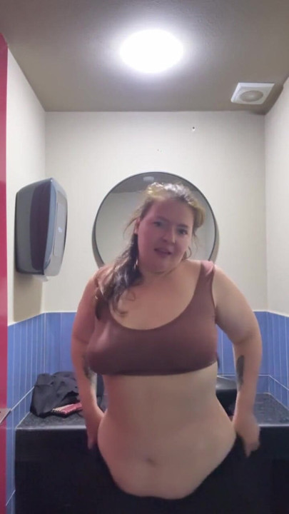 pawg public bathroom masturbation | Clip 2