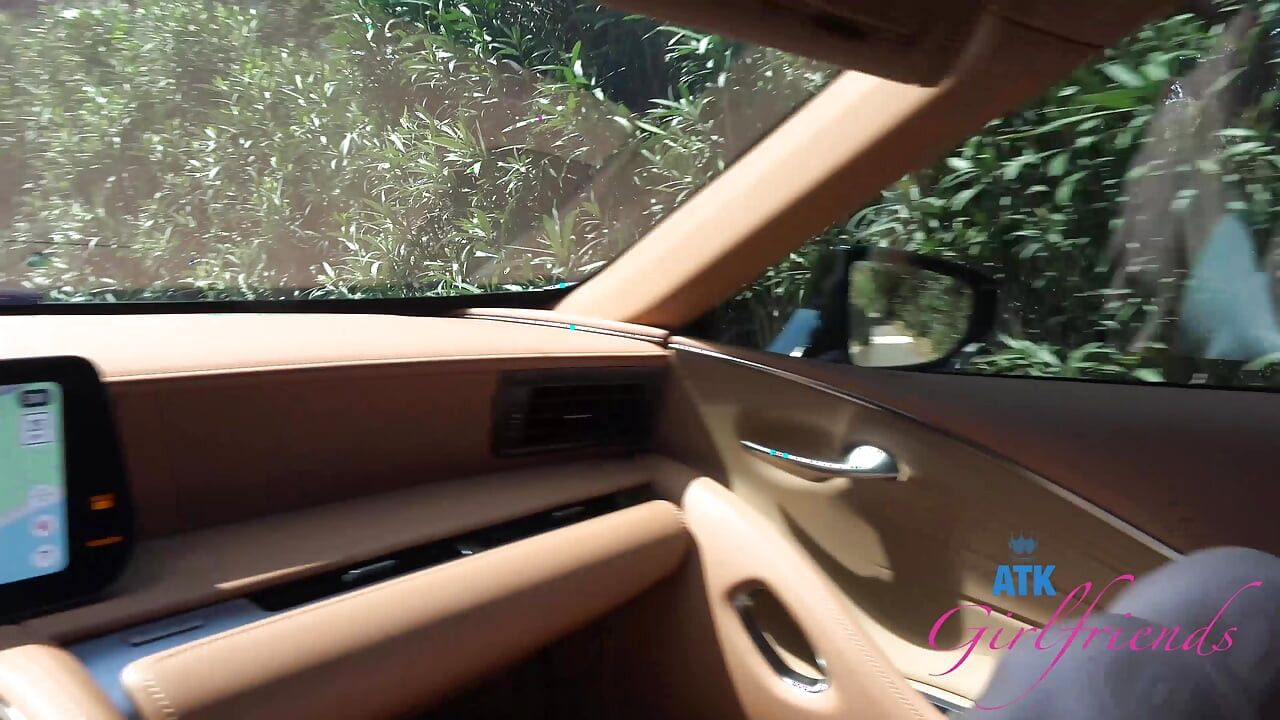 Beach Day Fun with Selena: Barefoot Sand & Shells, Then Roadside Sloppy Blowjob!