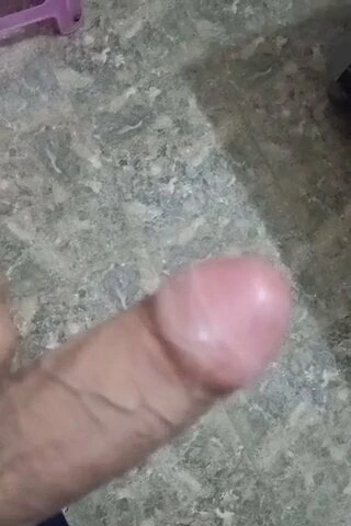 Lauda lasun masturbating