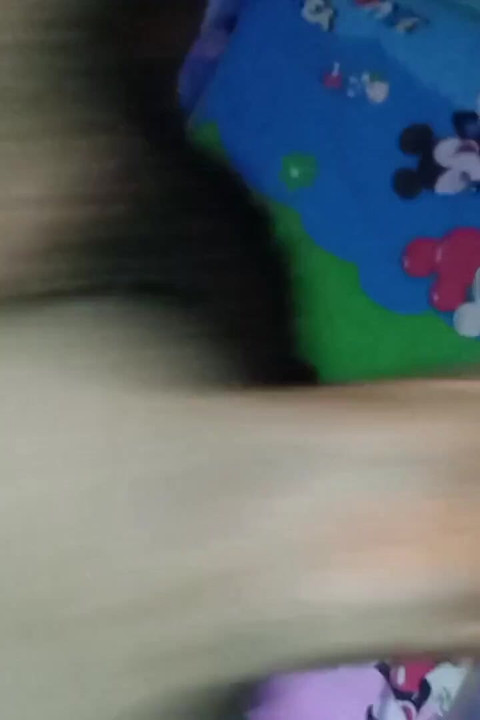 Gladni muž mi je slomio malu