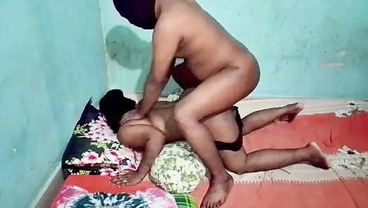 Video seks gaya doggy pasangan suami istri