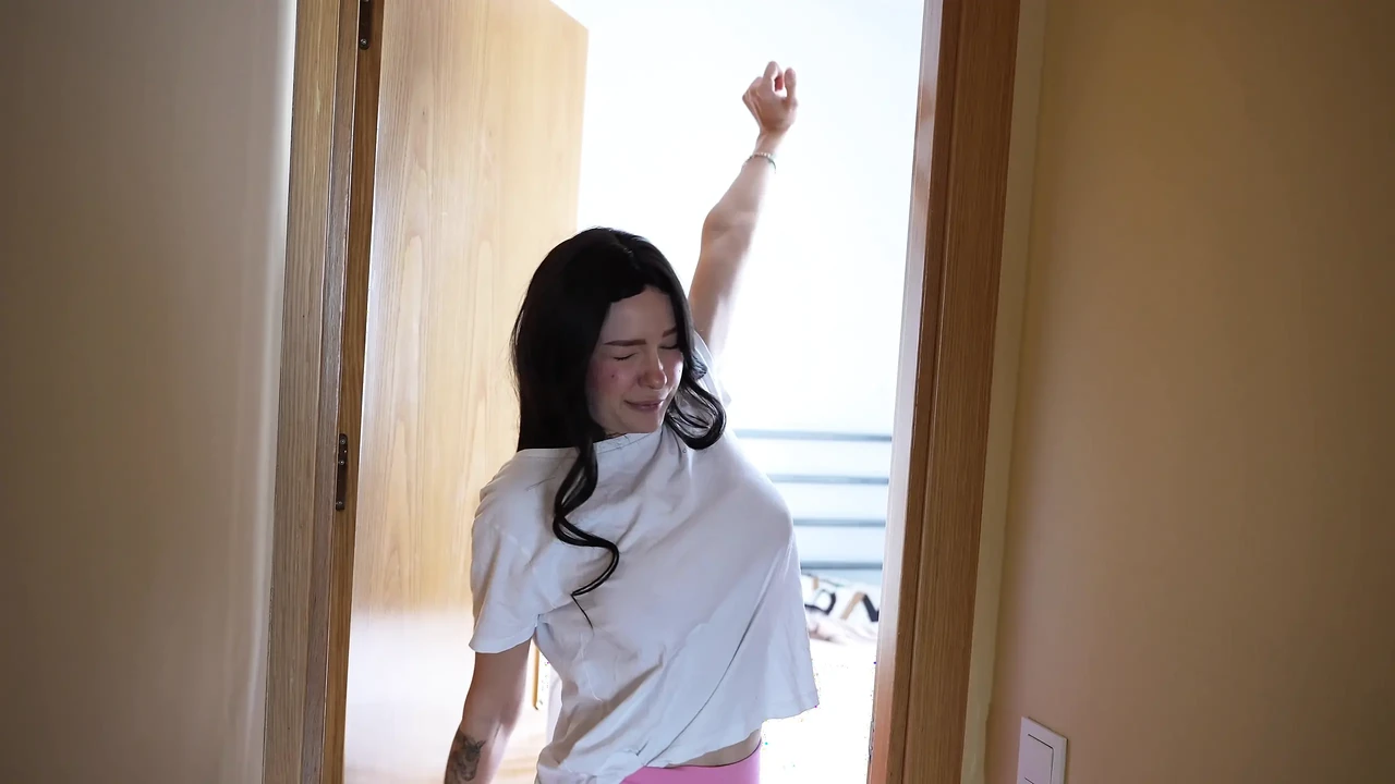 My stepsister pretended to be a sex doll, she didn't know I was fucking this doll in the ass. Anal