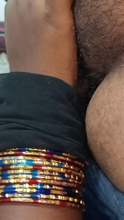 Momento inolvidable de "Esposa tamil con garganta profunda chupando duro"