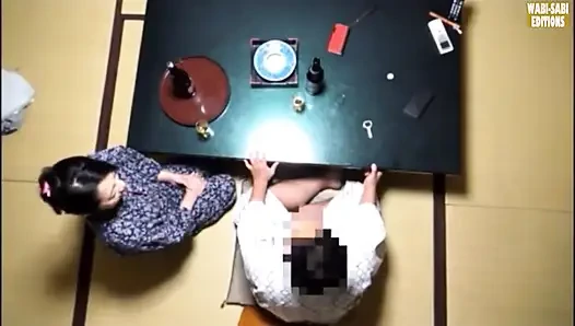 Nach feierabend verführung einer heißen frühlingsbegleiterin in einer Privatraum-session gefangen genommen - szene.1
