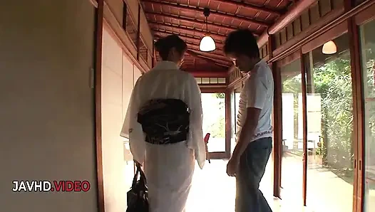 Sesi sepong kontol ganas gadis jepang yang super hot ini dientot habis-habisan sampai mengerang keenakan