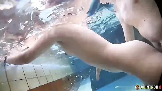 Johntronx - berenang dan ngentot bareng-bareng di kolam renang