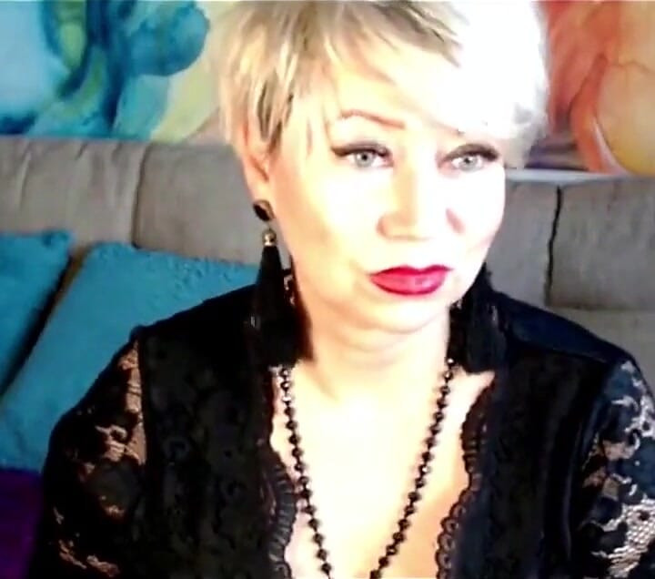 Cool Mature Webcam Whore Aimee Hot MILF and a Close-up of Her Lustful Cunt