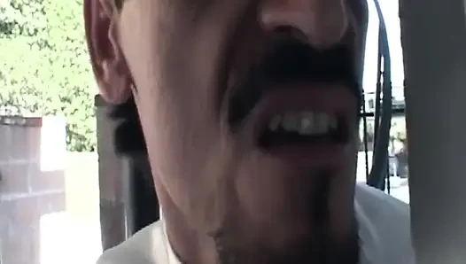 Reife MILF nimmt hardcore mit zwei dicken schwänzen