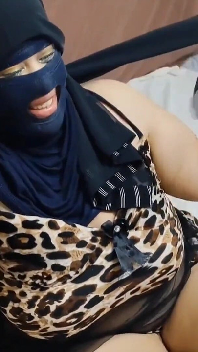 Memorable moment from "Arab sex with Sharmota Nar getting her ass fucked. Full Egyptian Arabic sex with clear sound"